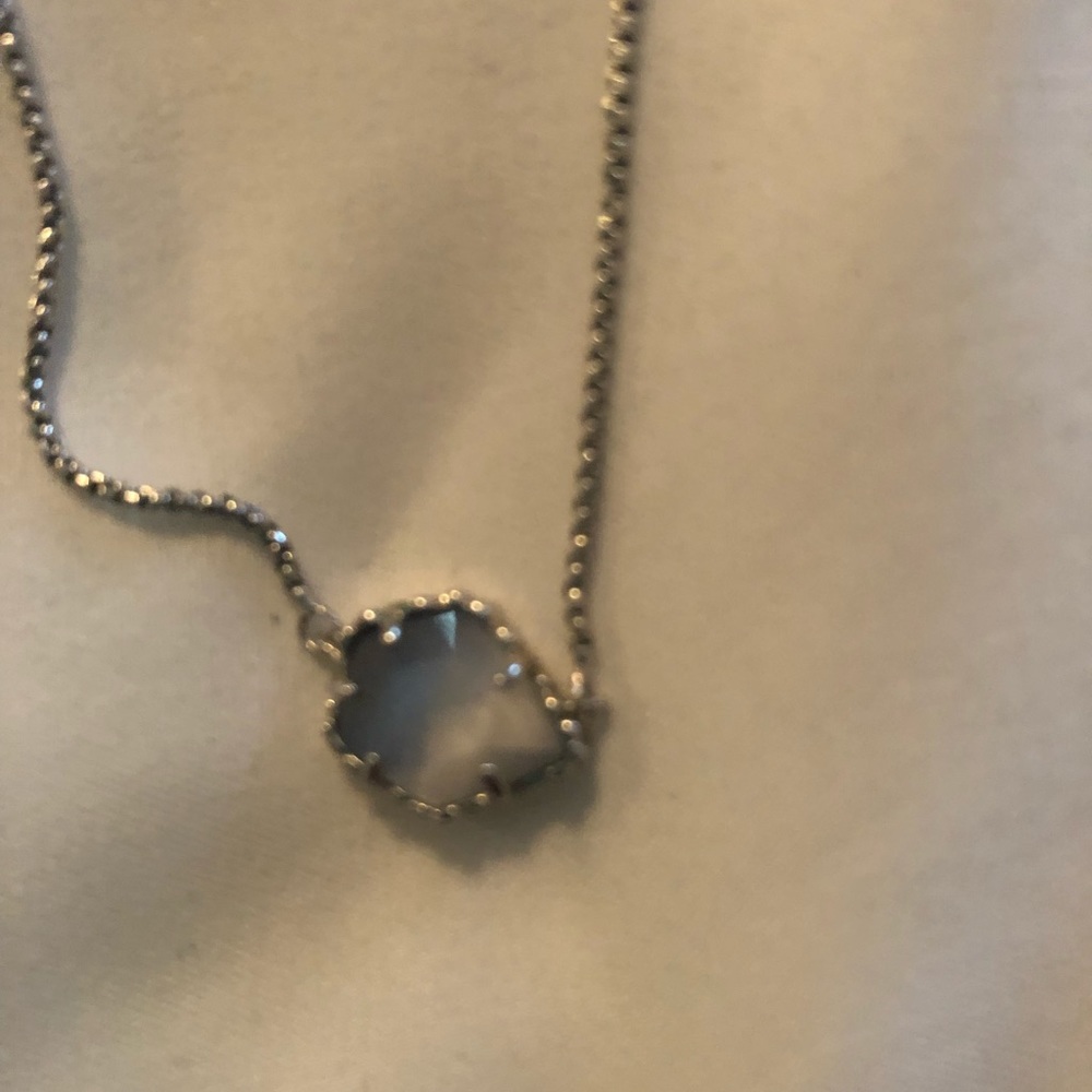Kendra Scott necklace